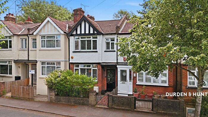 3 Bedroom Terraced House For Sale In Macdonald Road, Walthamstow, E17
