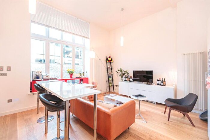 1 Bedroom Flat To Rent In Simpson Loan, Edinburgh, EH3