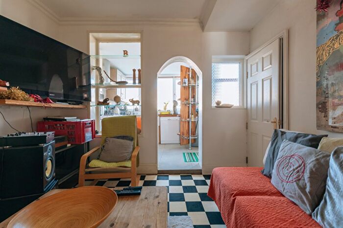 3 Bedroom Flat To Rent In Avonleigh Road, Bristol ., BS3