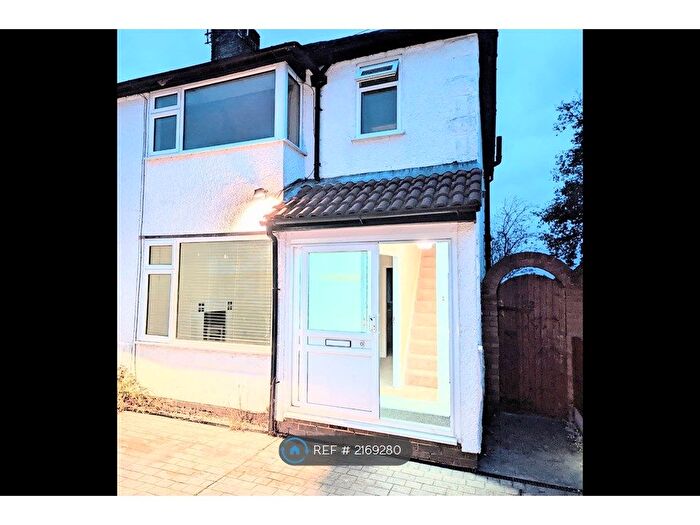 3 Bedroom Semi-Detached House To Rent In Balcombe Road, Rugby, CV22