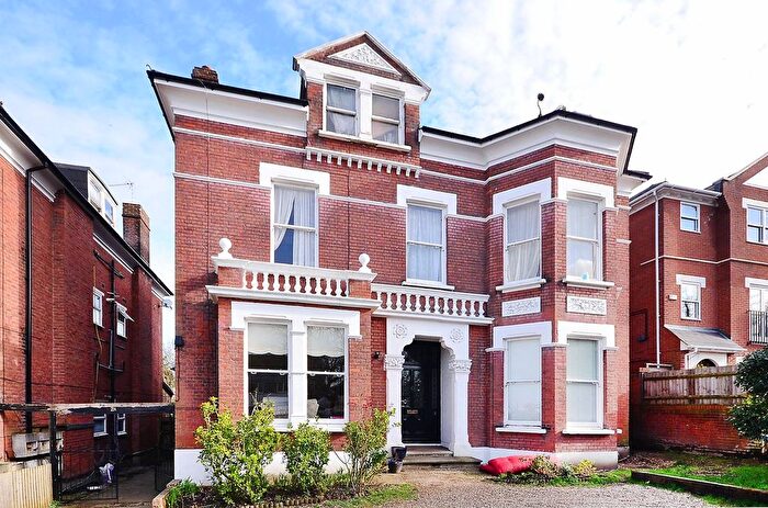 2 Bedroom Flat To Rent In Hermitage Road, Crystal Palace, London, SE19