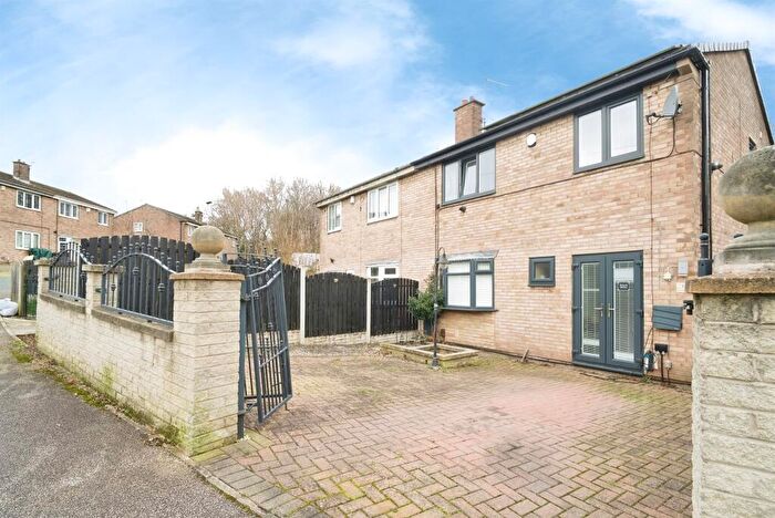 3 Bedroom Semi-Detached House For Sale In Fylde Close, Barnsley, S71