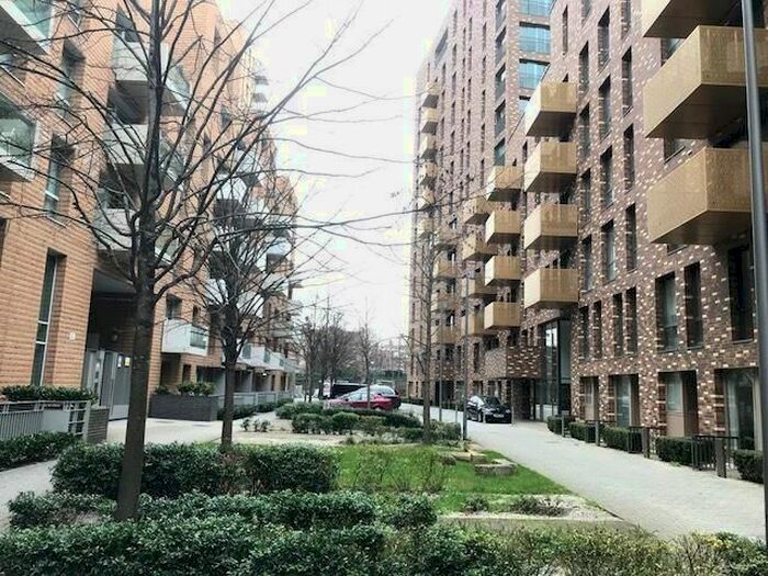 1 Bedroom Flat To Rent In Truman Walk, St Andrews, Bromley By Bow, London, E3