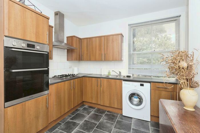 1 Bedroom Apartment To Rent In Cromer Road, Leyton, E10