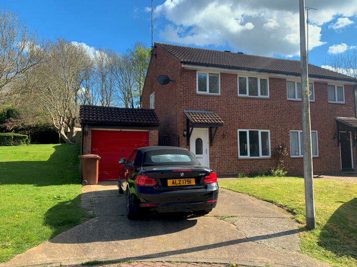 3 Bedroom Semi-Detached House To Rent In Mulberry Close, Gillingham, Kent, ME7