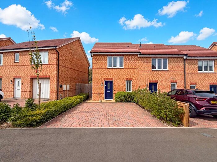 2 Bedroom Terraced House For Sale In Brockwell Road, High Spen, Rowlands Gill, NE39