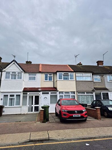 3 Bedroom Terraced House To Rent In Beam Avenue, RM10