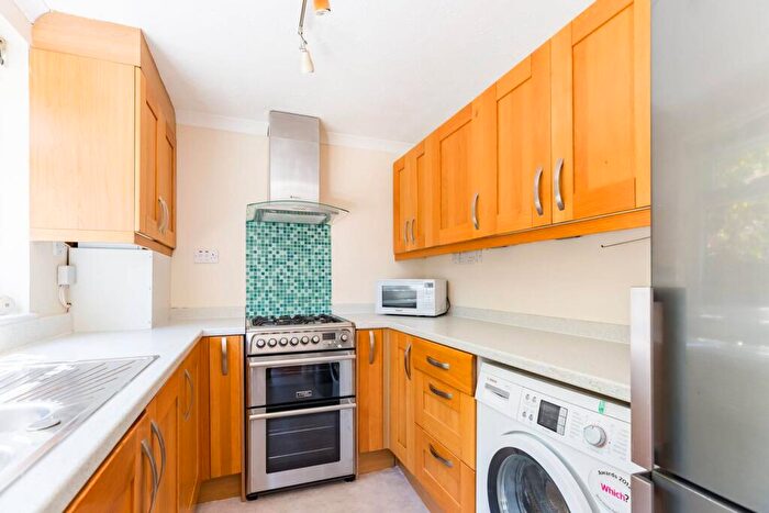 3 Bedroom House To Rent In Friars Mead, Isle Of Dogs, London, E14