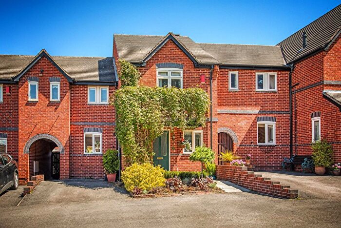 3 Bedroom Town House For Sale In Mickleover Manor, Mickleover, Derby, DE3