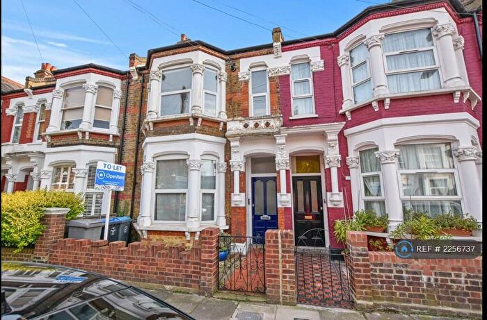 3 Bedroom Flat To Rent In Ashburnham Road, London, NW10
