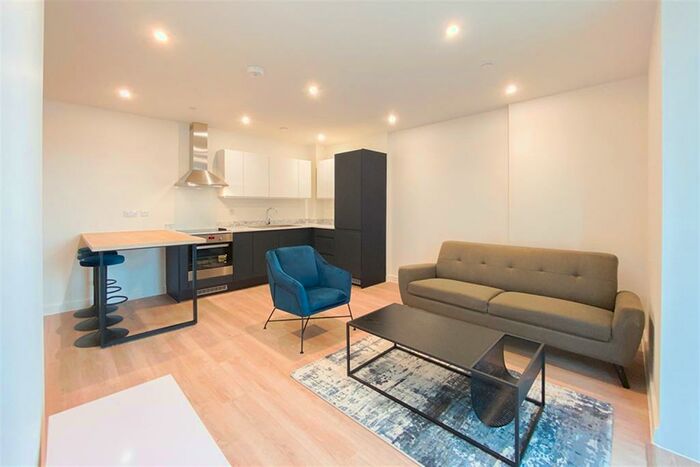 2 Bedroom Apartment To Rent In Exchange Point, M3