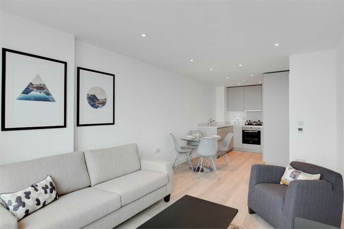 1 Bedroom Flat To Rent In Pinnacle Apartments, Saffron Central Square, Croydon, CR0