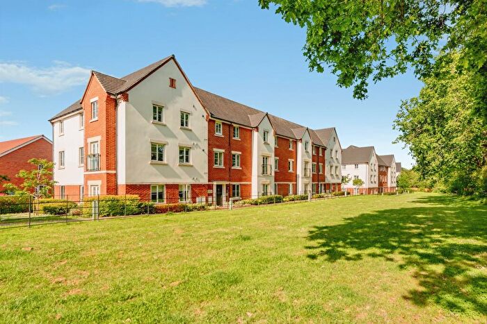 2 Bedroom Flat For Sale In Daffodil Crescent, Crawley, RH10