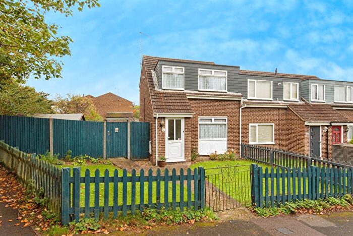 3 Bedroom Semi Detached House For Sale In Swinburne Close, Royston, SG8
