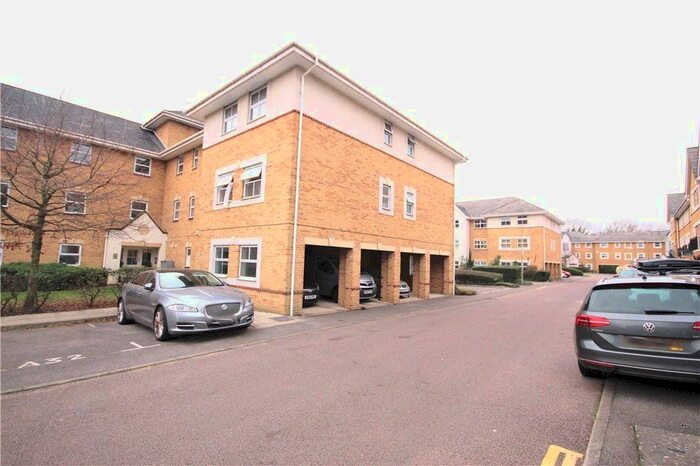 2 Bedroom Flat To Rent In International Way, Sunbury-On-Thames, Surrey TW16