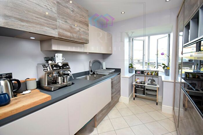 4 Bedroom Detached House For Sale In Conqueror Way, Pontefract, WF8
