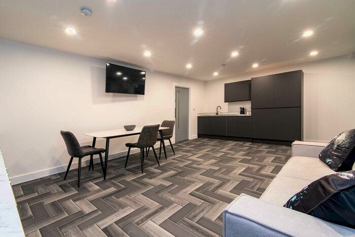 1 Bedroom Apartment To Rent In High Road, Beeston, NG9