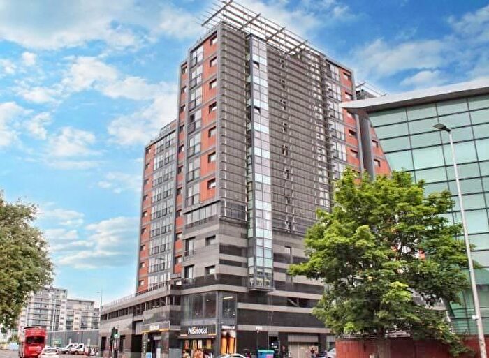 2 Bedroom Flat To Rent In Lancefield Quay, River Heights, Glasgow, G3