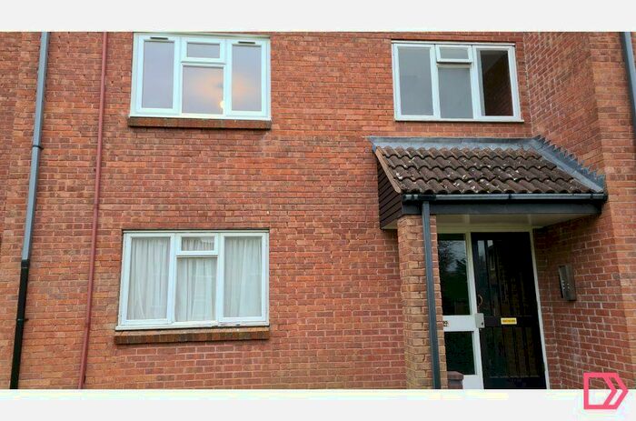 1 Bedroom Flat To Rent In St. Peters Close, Cheltenham, Gloucestershire, GL51