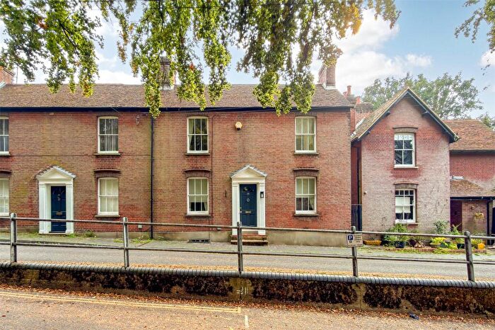 3 Bedroom Semi-Detached House For Sale In Abbey Mill Lane, St. Albans, Hertfordshire, AL3