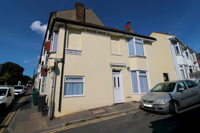2 Bedroom Terraced House To Rent In Popes Folly, Brighton, BN2
