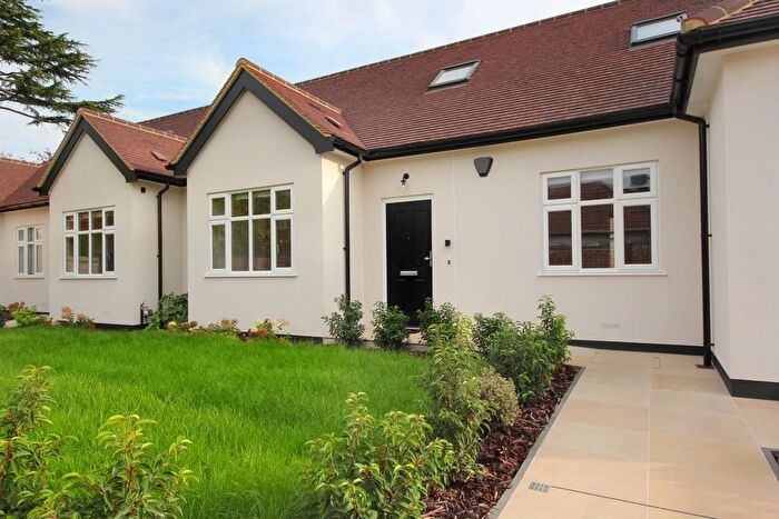 2 Bedroom Flat To Rent In Lowfield Road, W3
