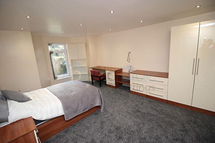 10 Bedroom House To Rent In Bainbrigge Road, Leeds, LS6