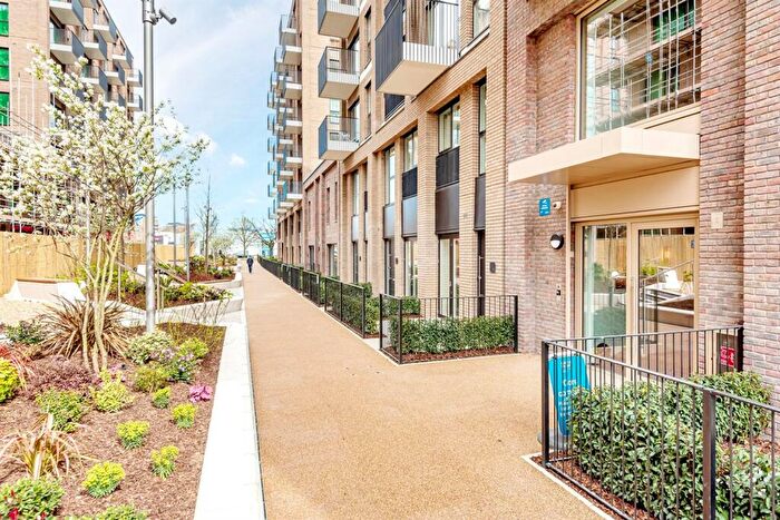 2 Bedroom Apartment To Rent In Carraway Street, Reading, RG1