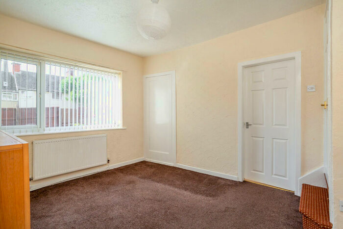3 Bedroom Terraced House For Sale In Green Lane, Doncaster, DN6