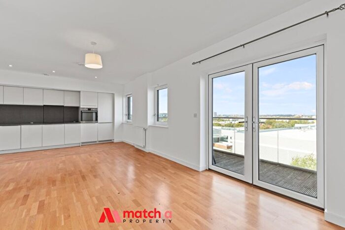 2 Bedroom Apartment To Rent In Lakeside Drive, London, NW10