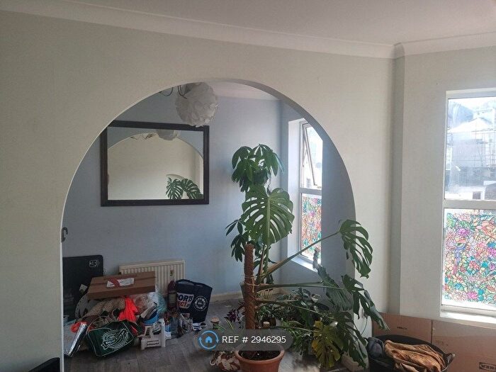 2 Bedroom Maisonette To Rent In Beaumont Road, Plymouth, PL4