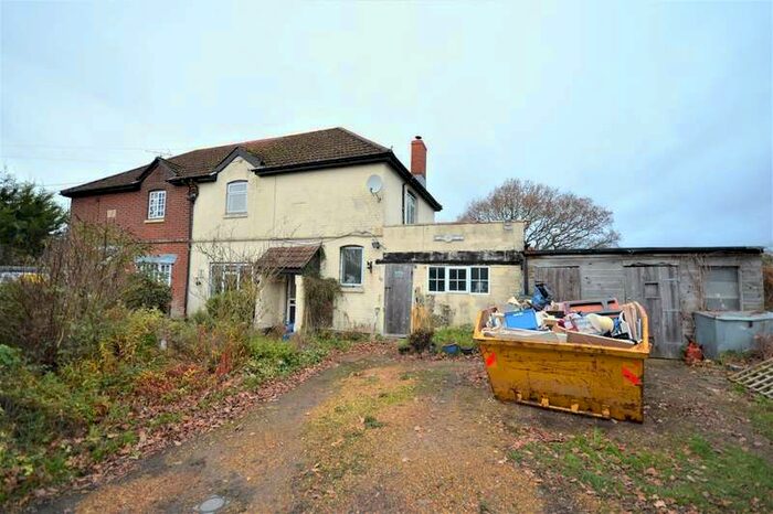 3 Bedroom Semi-Detached House For Sale In Allington Lane, Fair Oak, Eastleigh, SO50