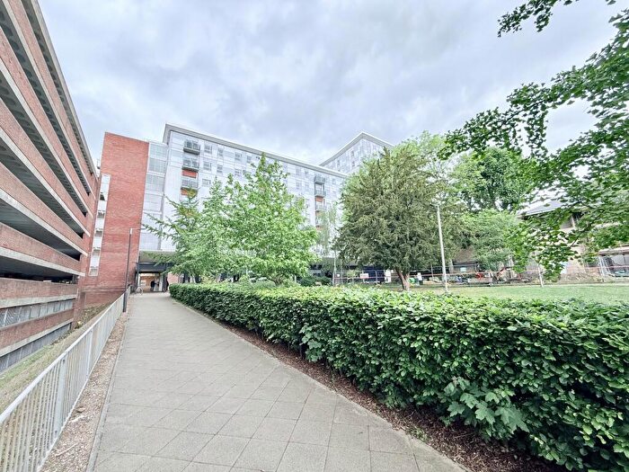 2 Bedroom Apartment To Rent In New Road, Brentwood, CM14