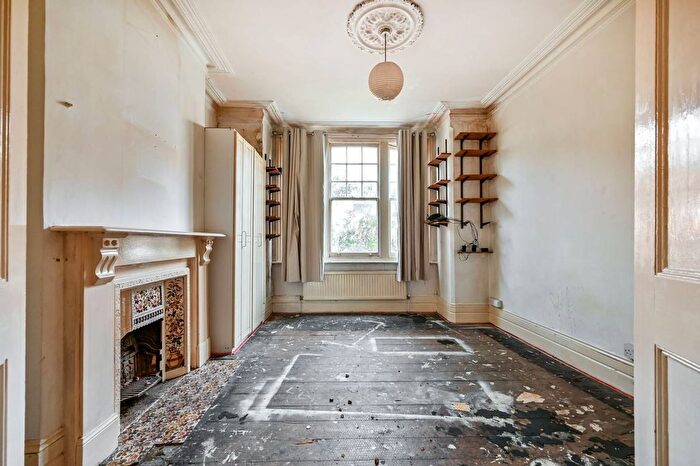 1 Bedroom Flat For Sale In Norroy Road, Putney, London, SW15