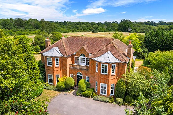 5 Bedroom Detached House For Sale In Finchampstead Road, Wokingham, RG40