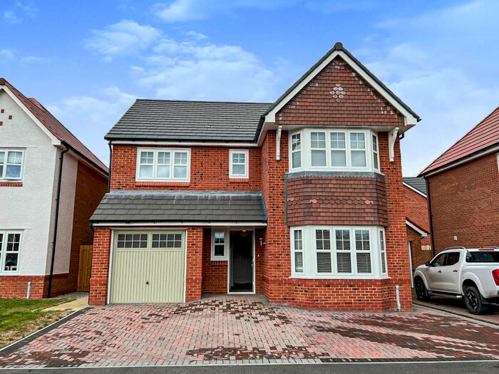 4 Bedroom Detached House For Sale In Clos Dyffryn Clwyd, Denbigh, LL16