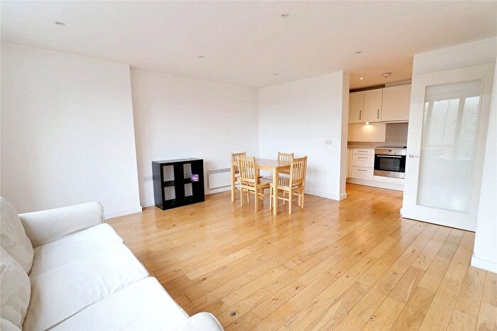 2 Bedroom Flat To Rent In York Way, Camden, London, N7