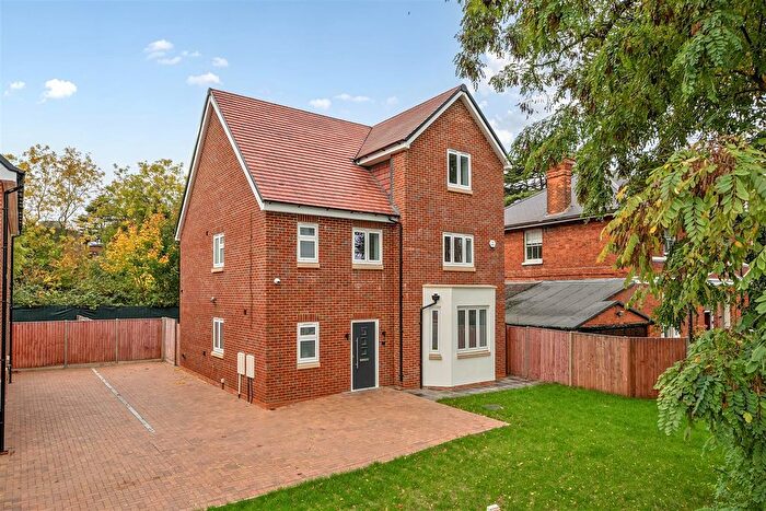 4 Bedroom Detached House For Sale In The Crescent, Maidenhead, SL6