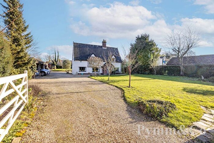 3 Bedroom Cottage For Sale In High Common, Swardeston, NR14