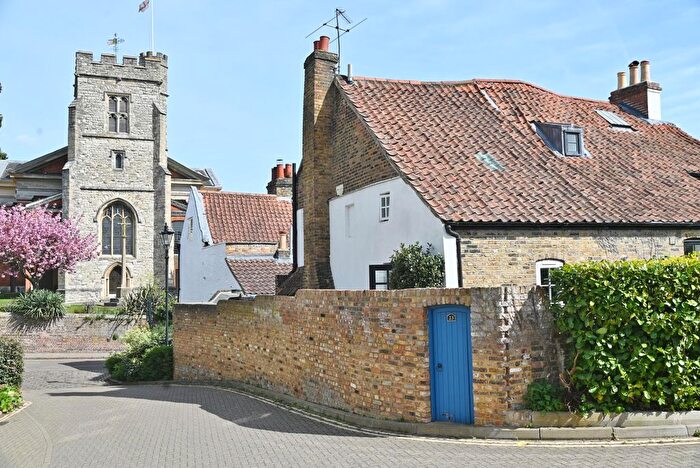 4 Bedroom Semi Detached House For Sale In The Embankment, Twickenham Riverside, TW1