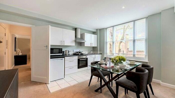 1 Bedroom Flat To Rent In Hill Street, London, W1J