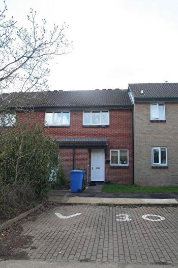 2 Bedroom House To Rent In Axtell Close Kidlington, OX5