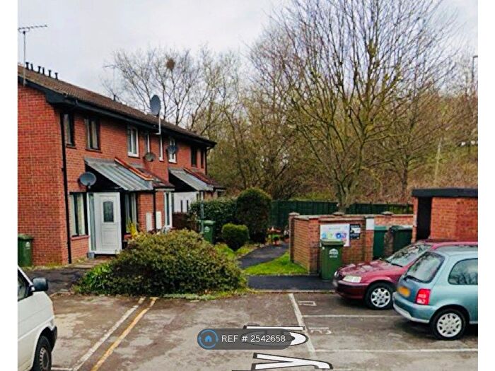 1 Bedroom Terraced House To Rent In Kelly Close, Shepperton, TW17