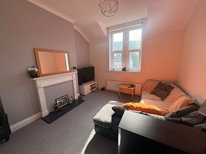 1 Bedroom Flat To Rent In Folkestone Road, Dover, CT17