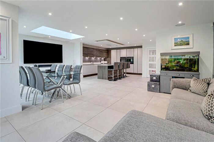 5 Bedroom Detached House For Sale In Park Street Lane, Park Street, St. Albans, AL2