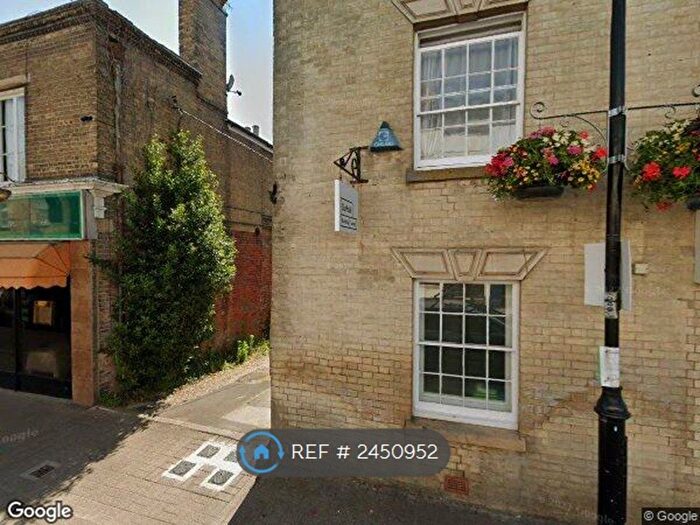 1 Bedroom Flat To Rent In High Street, Saxmundham, IP17