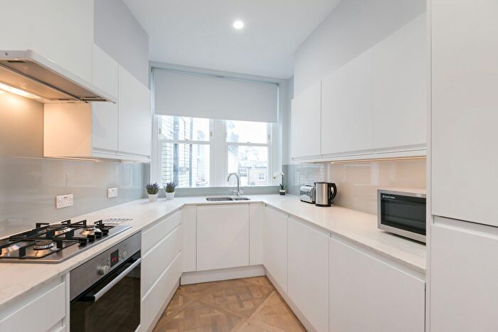 1 Bedroom Flat To Rent In Shaftesbury Avenue, London, W1D
