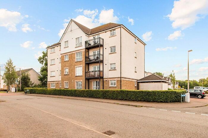 2 Bedroom Flat For Sale In Flat / Crown Crescent, Kinnaird Village, Larbert, Stirlingshire, FK5