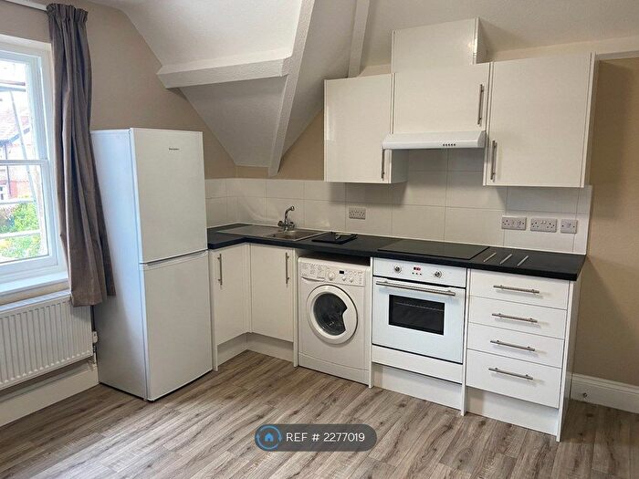 3 Bedroom Flat To Rent In Walsingham Road, Bristol, BS6
