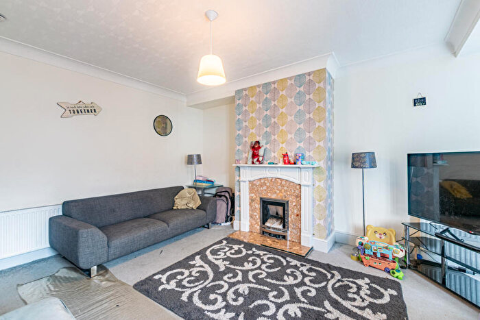 3 Bedroom Terraced House For Sale In Dawlish Terrace, Osmondthorpe, Leeds, LS9